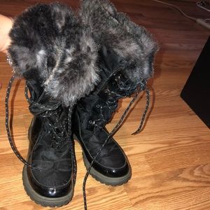 •Nine West snow boots•